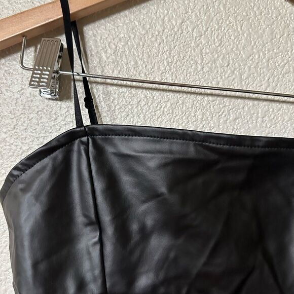 NWOT 7Day Wknd Leather Style Style Crop Top M - Picture 2 of 8